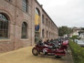 Groupe de goldwing devant musée (1)